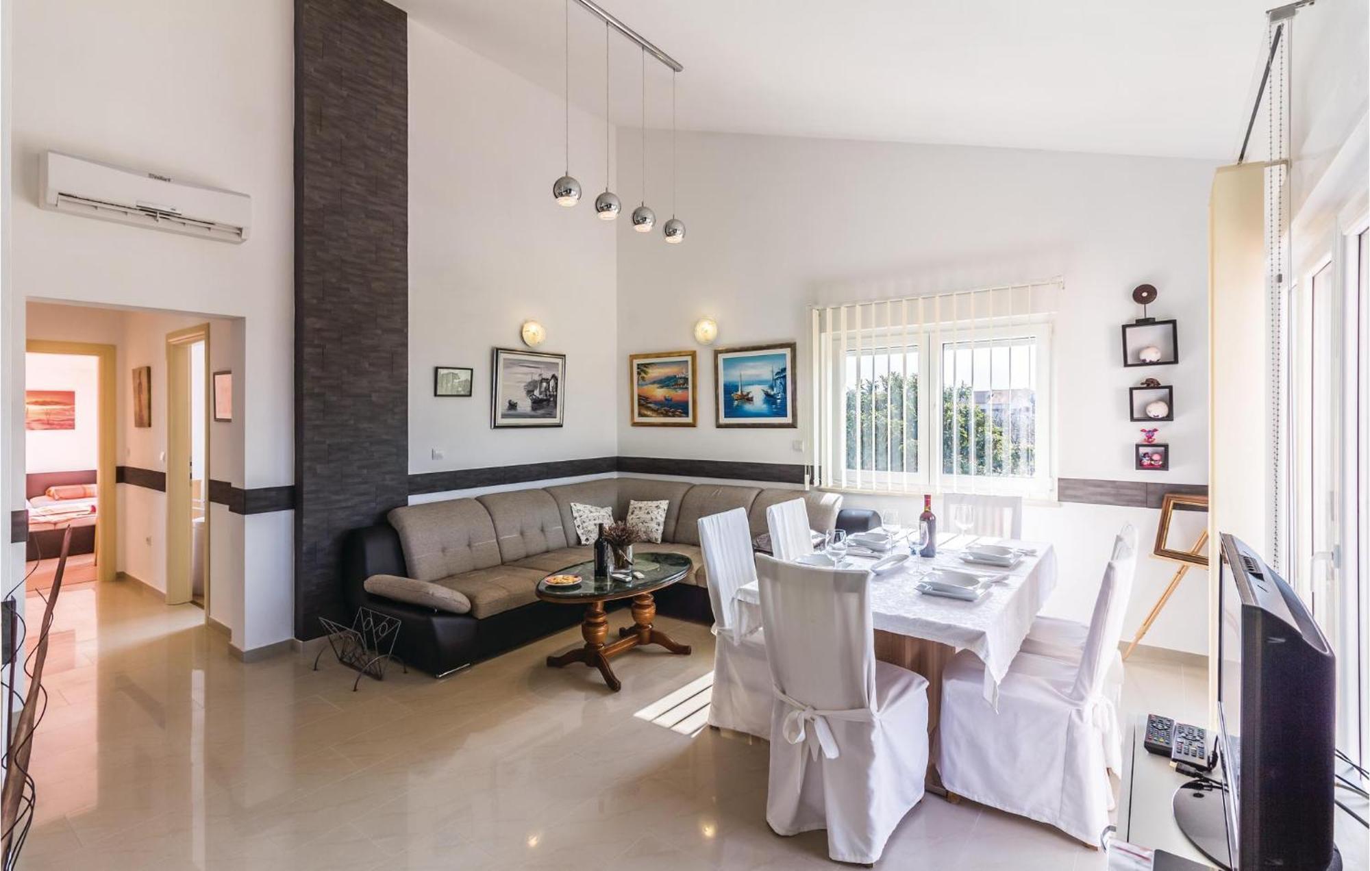 Stunning Apartment In Fazana With House Sea View Exterior photo