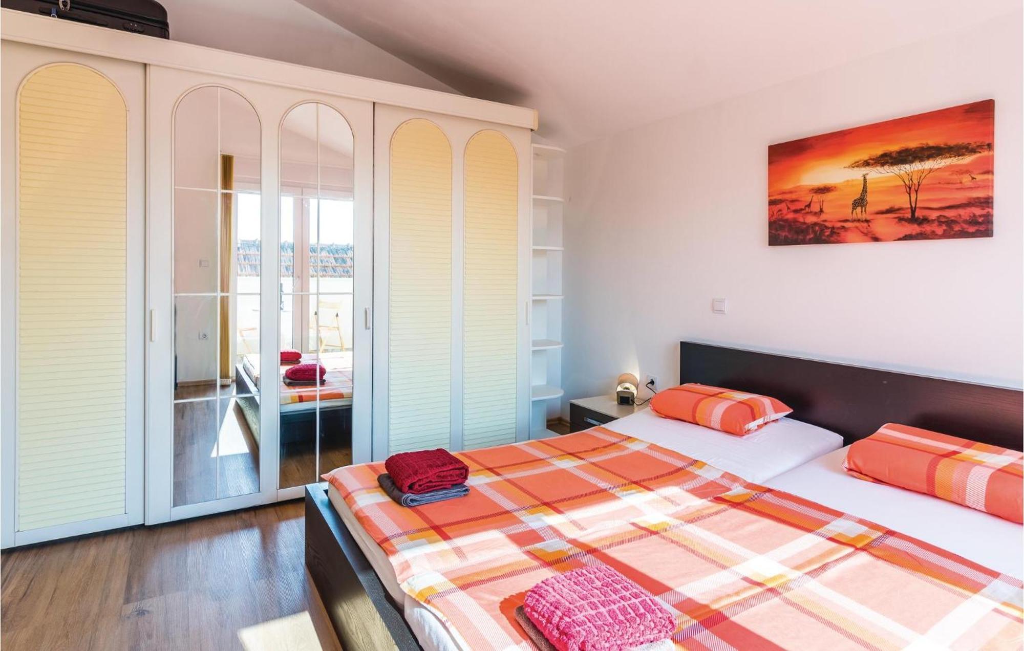 Stunning Apartment In Fazana With House Sea View Exterior photo