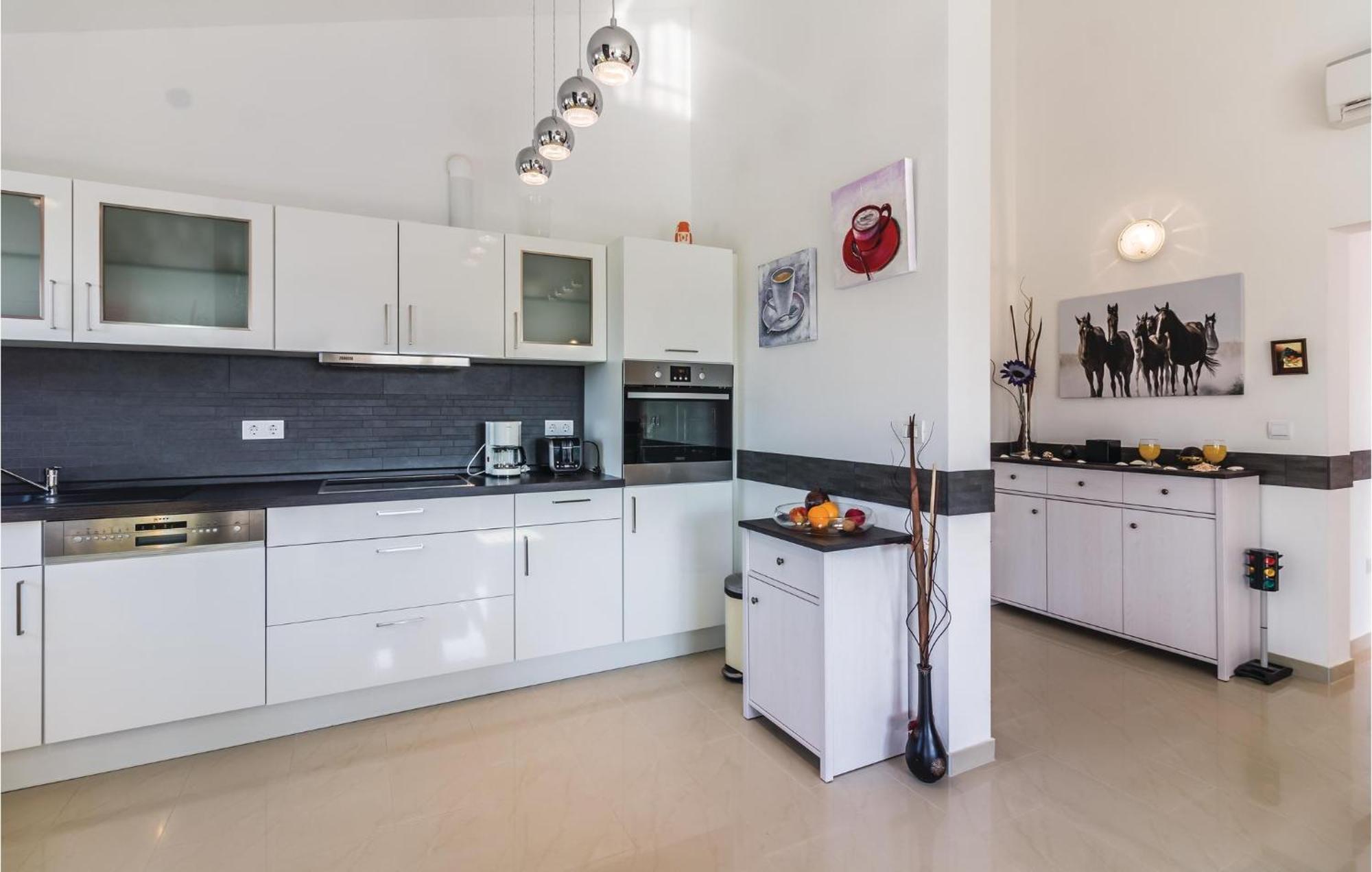 Stunning Apartment In Fazana With House Sea View Exterior photo