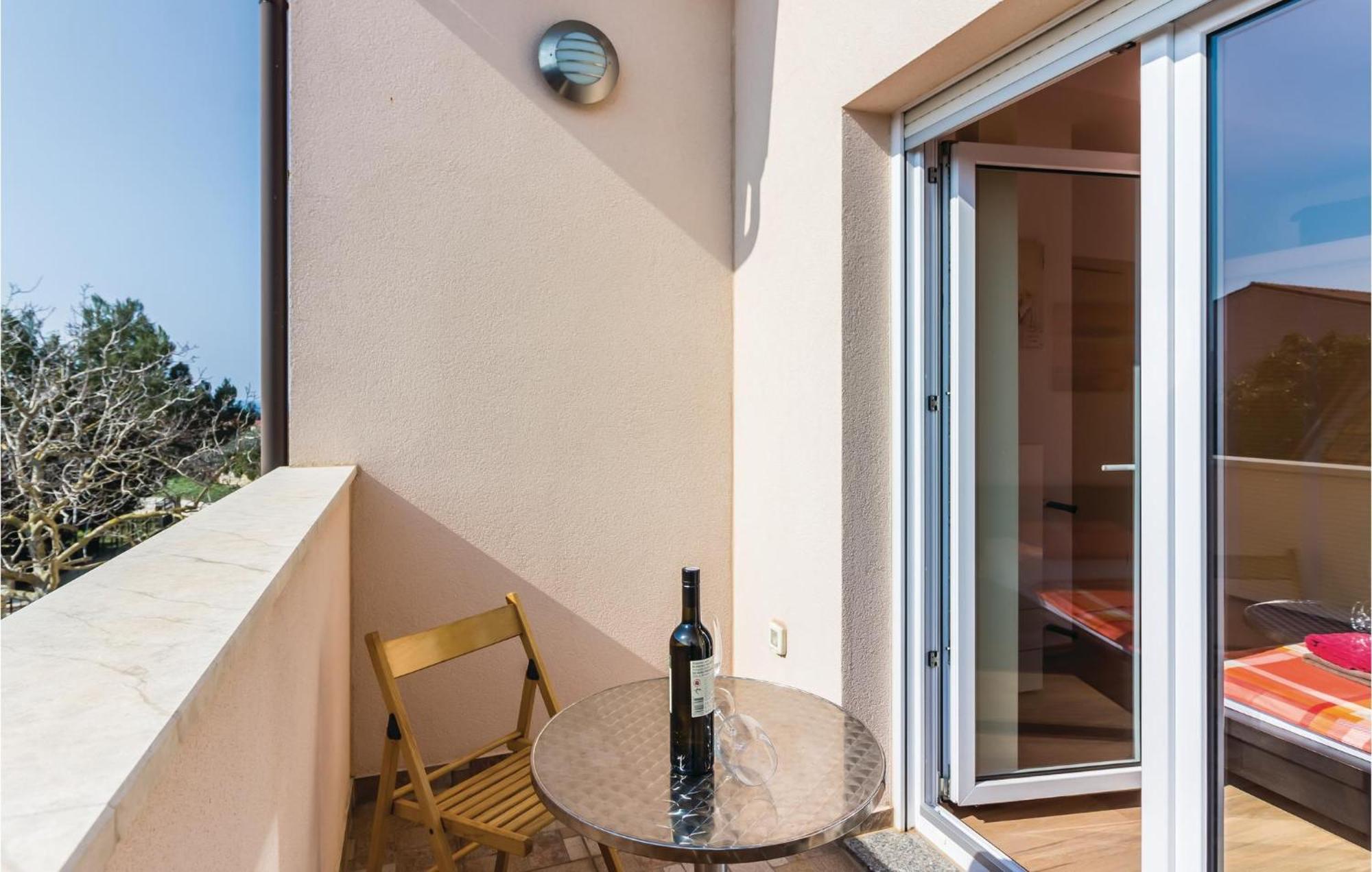 Stunning Apartment In Fazana With House Sea View Exterior photo